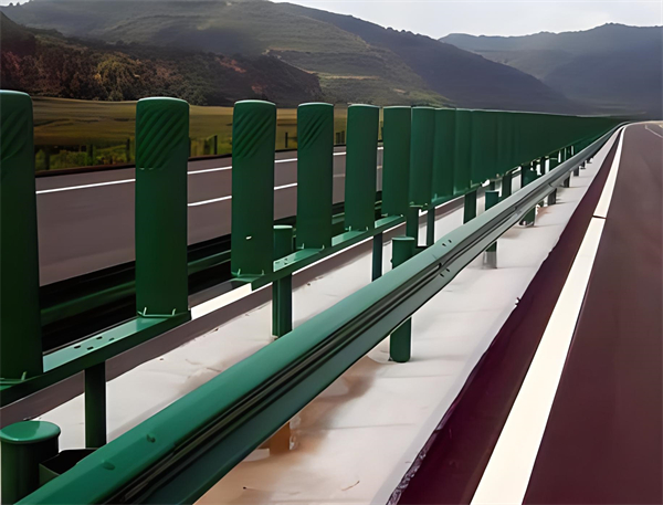 大兴安岭三波护栏板在高速公路的应用